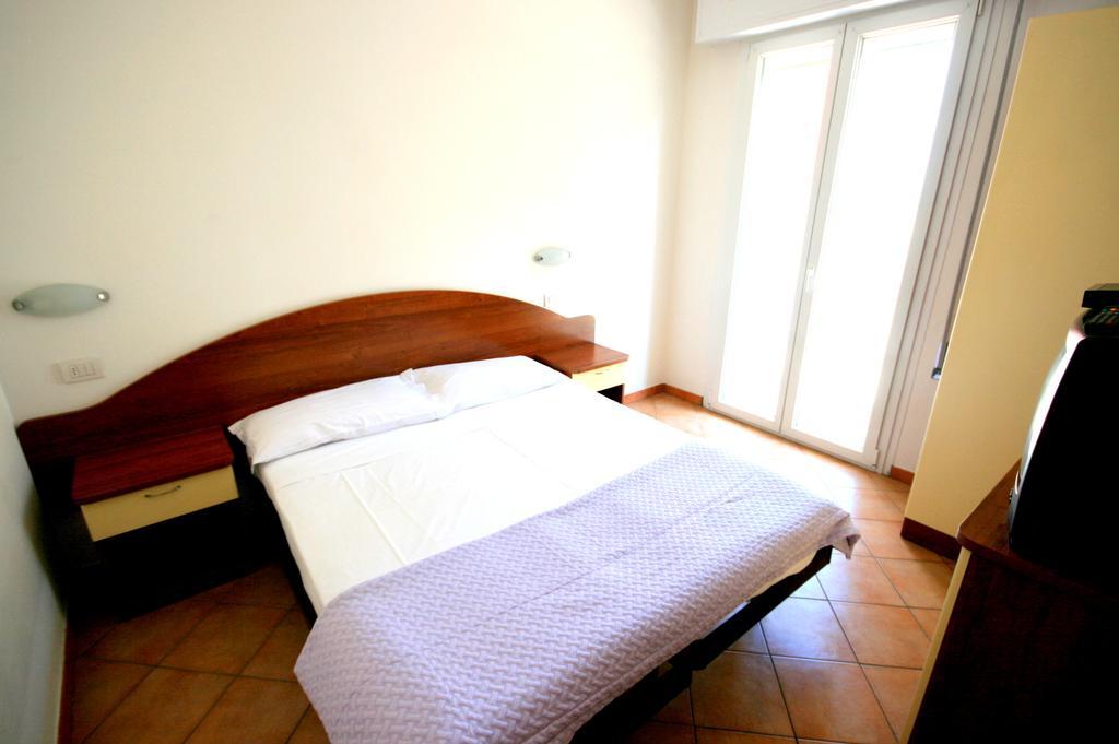 Residence Algarve Ρίμινι Εξωτερικό φωτογραφία