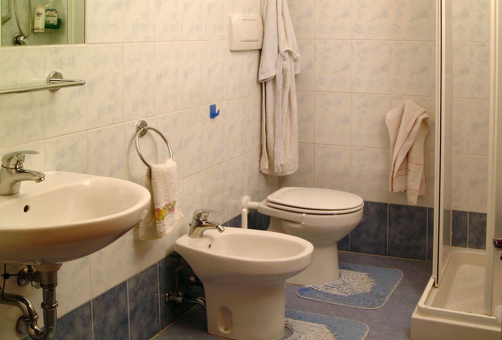 Residence Algarve Ρίμινι Εξωτερικό φωτογραφία
