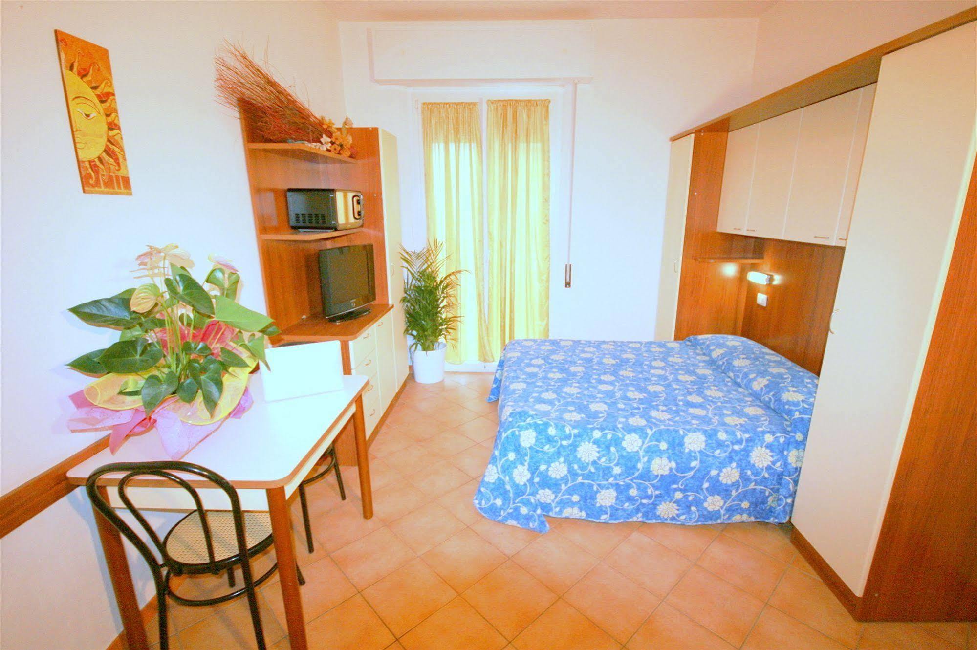 Residence Algarve Ρίμινι Εξωτερικό φωτογραφία