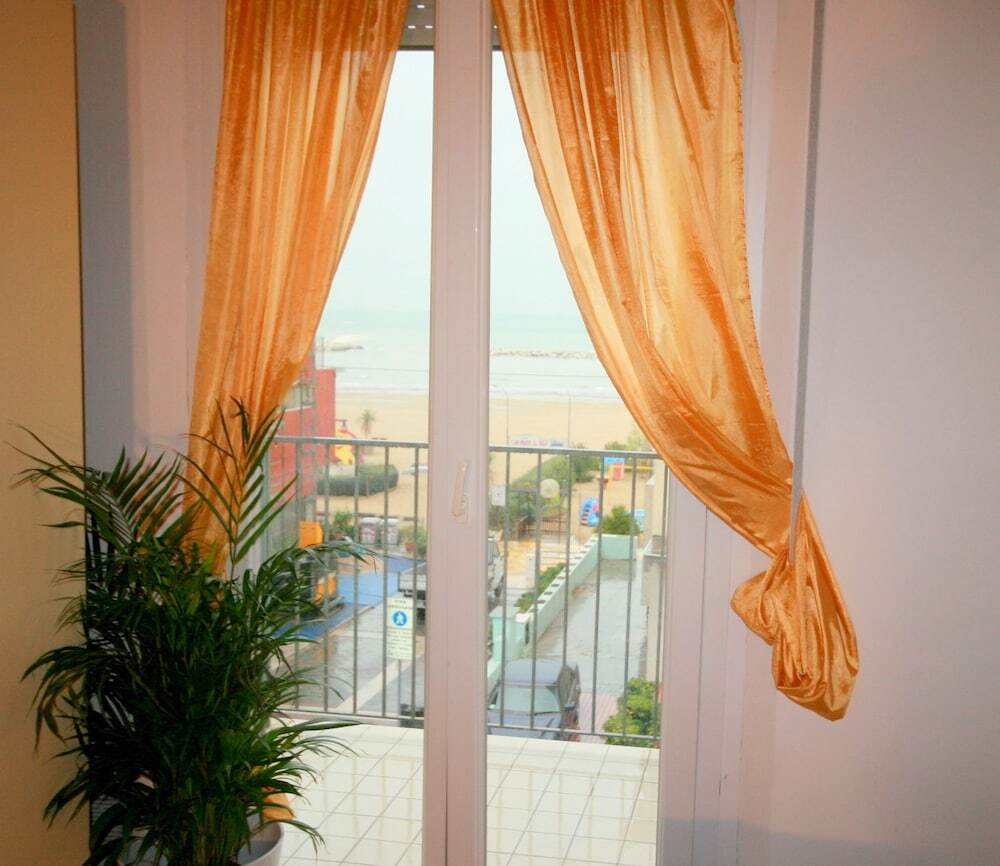 Residence Algarve Ρίμινι Εξωτερικό φωτογραφία